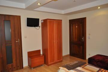 Фото номера Трехместный номер Отель Bankietowa Hotel &amp; Restauracja г. Острув-Велькопольски 2