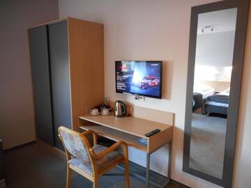 Фото номера Двухместный номер с 1 кроватью или 2 отдельными кроватями Отель Hotel Platan г. Острув-Велькопольски 22
