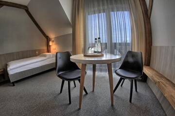 Фото номера Двухместный номер с 2 отдельными кроватями Отель Hotel Górecznik г. Острув-Велькопольски 10