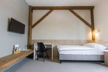 Фото номера Двухместный номер с 2 отдельными кроватями Отель Hotel Górecznik г. Острув-Велькопольски 14