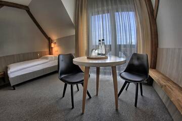 Фото номера Двухместный номер с 2 отдельными кроватями Отель Hotel Górecznik г. Острув-Велькопольски 5